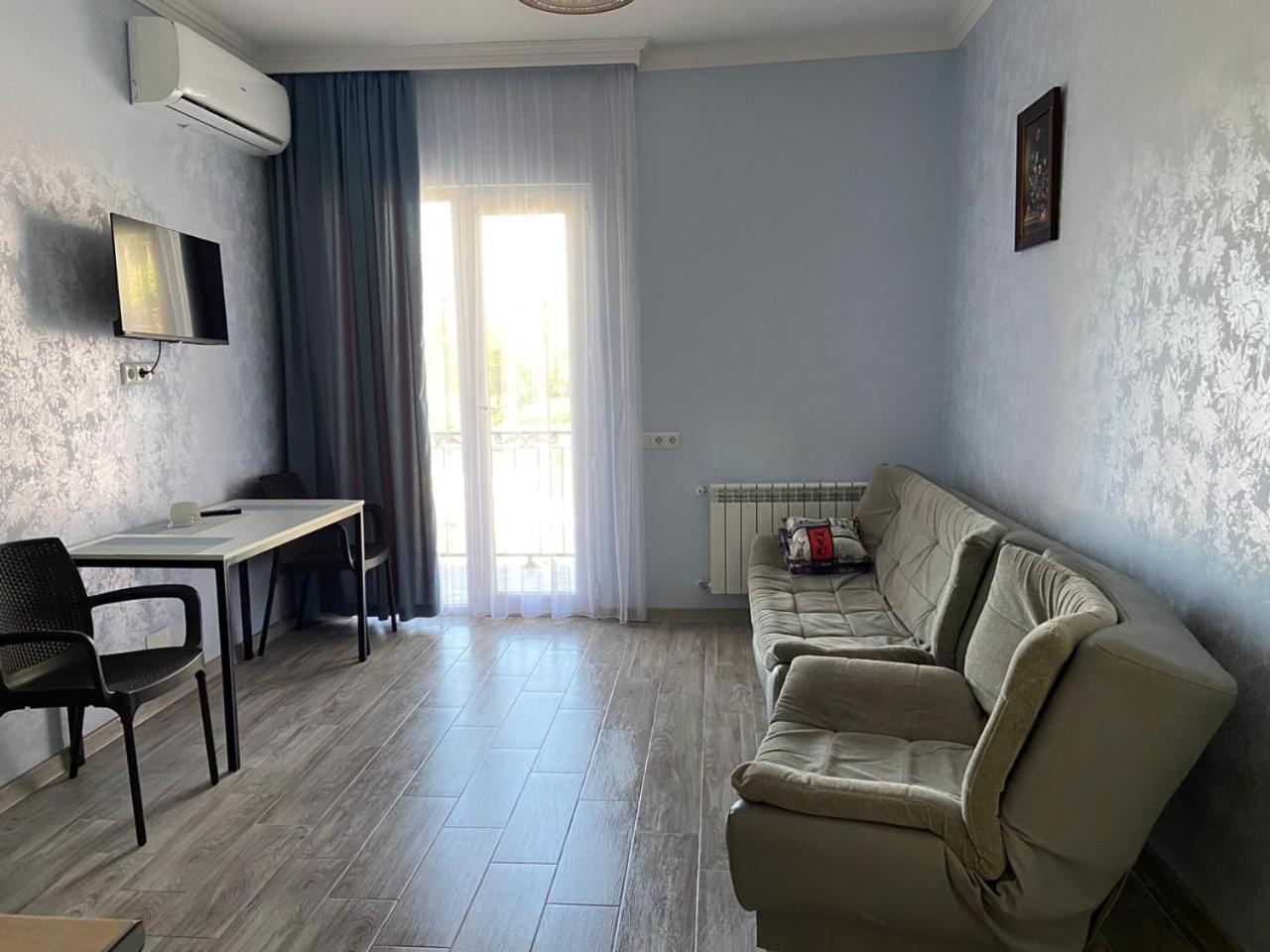 Hotel Kemo House Batumi Esterno foto